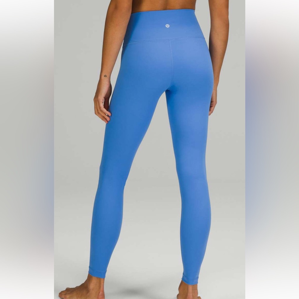Lululemon Luxtreme high rise in 🩵Blue Nile🩵
Size 8
Beautiful color!!